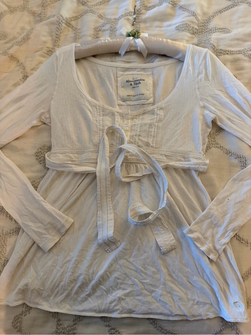 Abercrombie & Fitch Ivory Long-Sleeve Tie-Waist Blouse